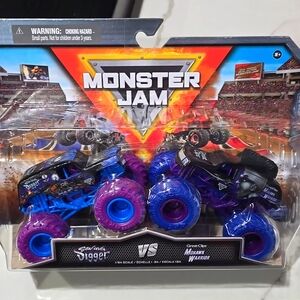 Monster jam Grave Digger vs Mohawk Warrior